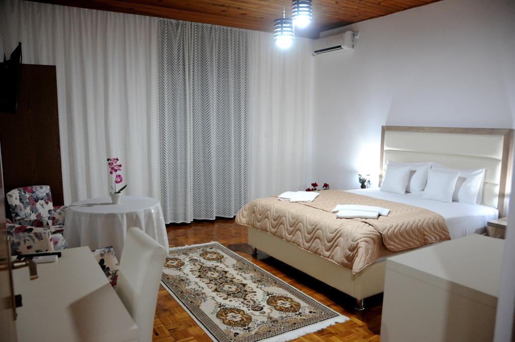 Guest House Smajlaga Ulcinj Bagian luar foto