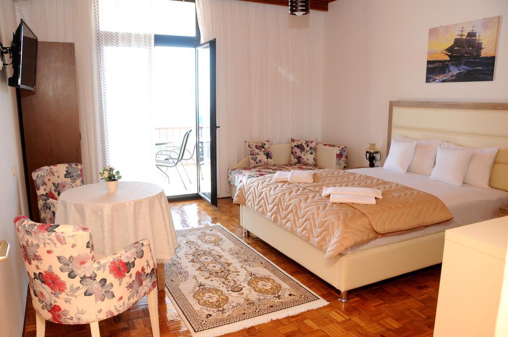 Guest House Smajlaga Ulcinj Bagian luar foto