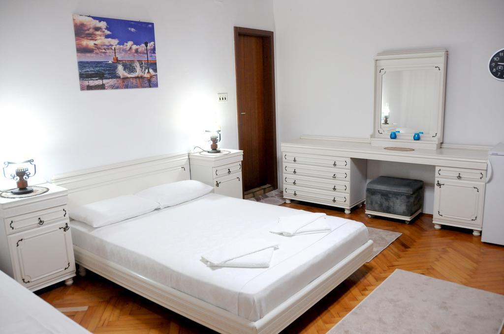 Guest House Smajlaga Ulcinj Bagian luar foto