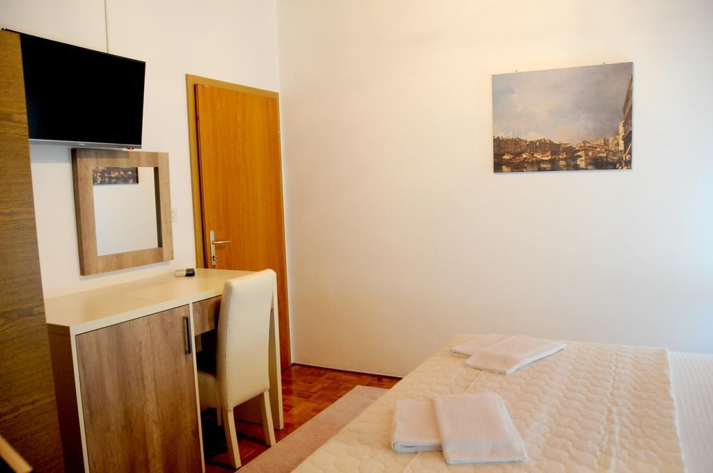Guest House Smajlaga Ulcinj Bagian luar foto