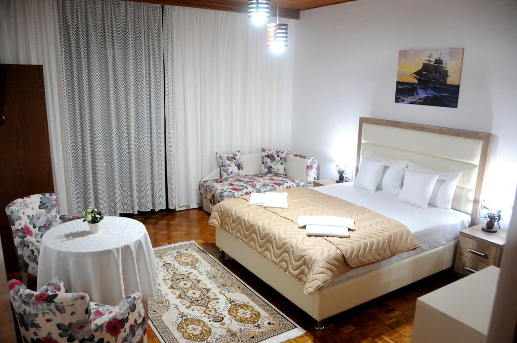 Guest House Smajlaga Ulcinj Bagian luar foto
