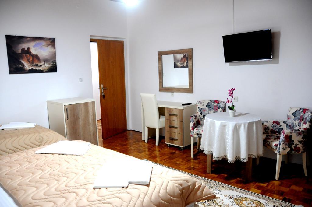 Guest House Smajlaga Ulcinj Bagian luar foto